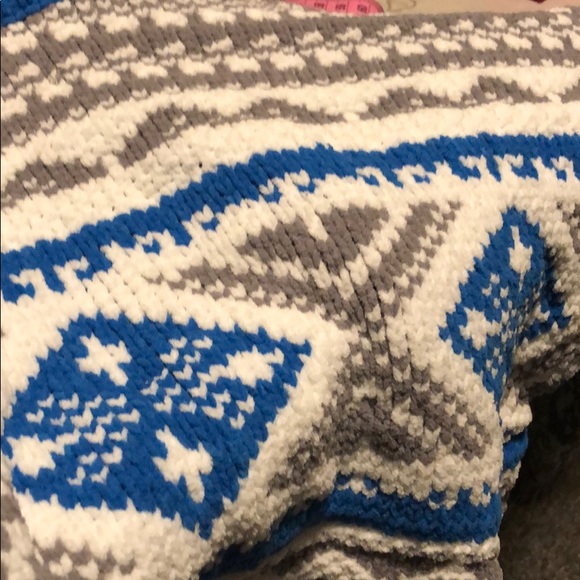 Used sweaters by urban outfitters size S - Picture 2 of 7